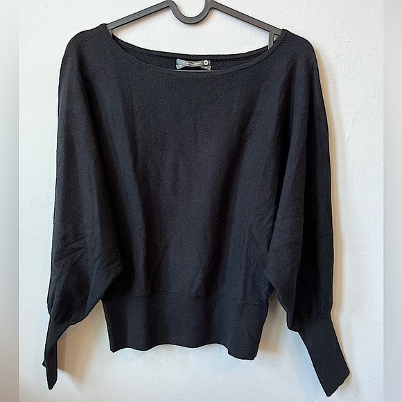 Anthropologie Sweaters - Anthropologie wardrobe staple! XS classic black top